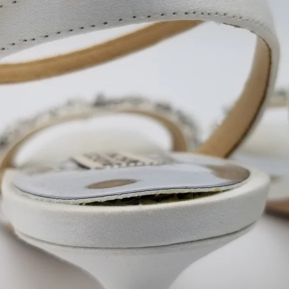 Badgley Mischka Telissa Kitten Heel Sandals, Soft White, Women's Size 9.5 - Picture 11 of 16